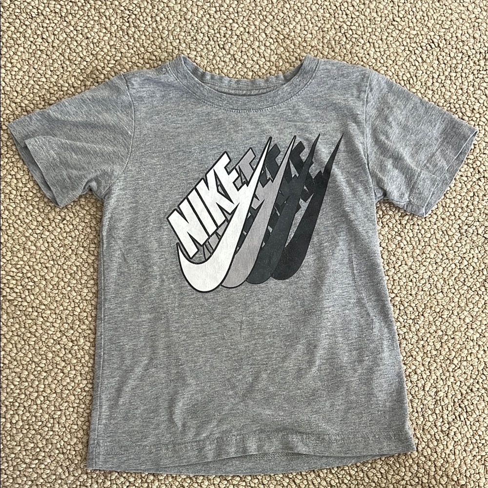Nike Gray and White Short Sleeve Tee